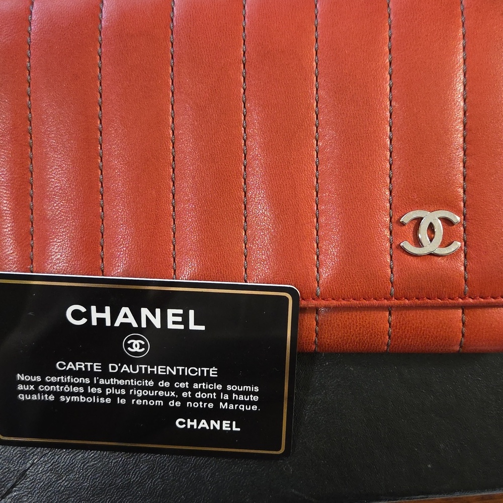 Chanel Mademoiselle Classic Red Leather Wallet - Picture 2 of 9